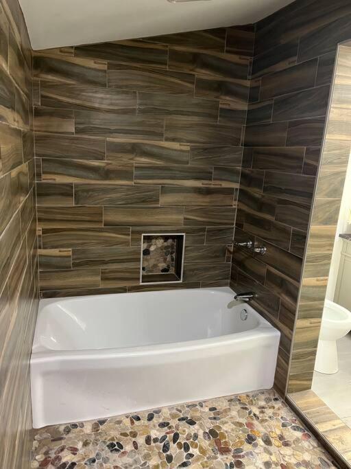 Luxury 2Br Within Walking Distance To Nightlife!! Covington Exterior foto